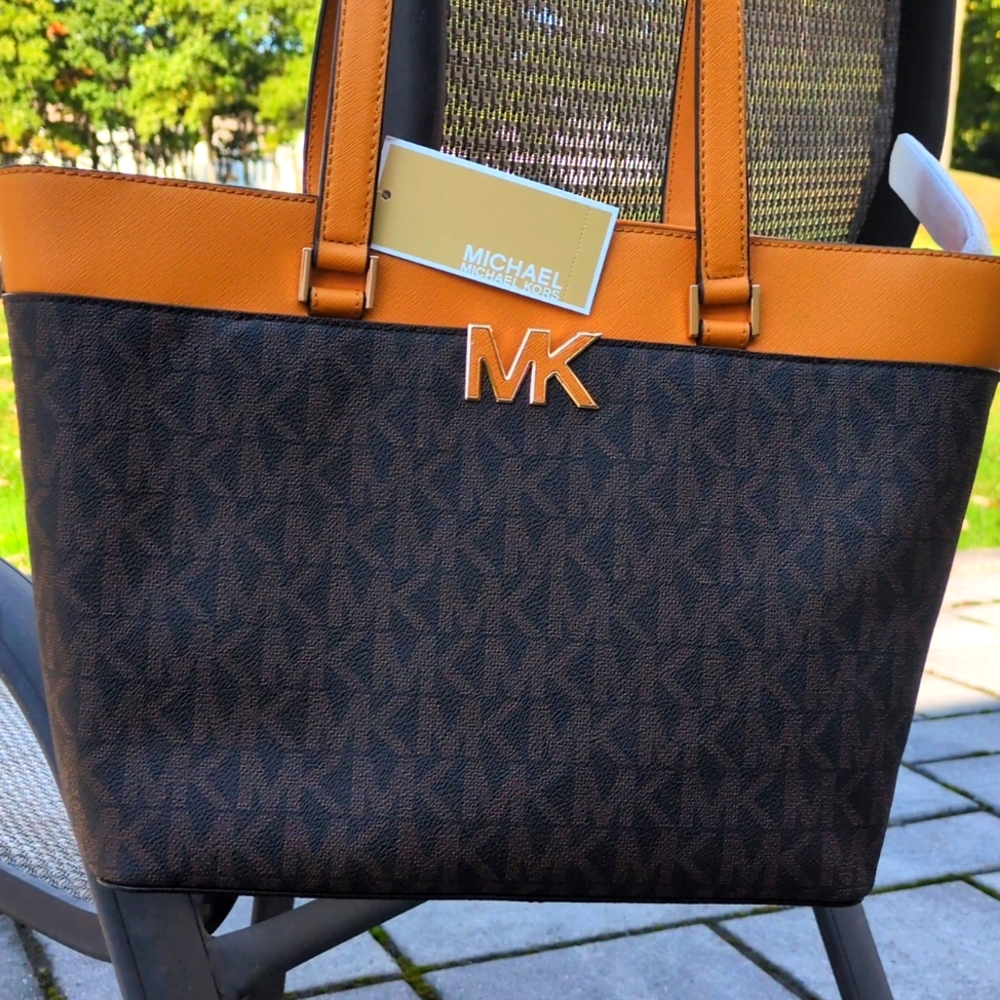 Michael Kors Florence Handbag NWT, Brown, Marigold